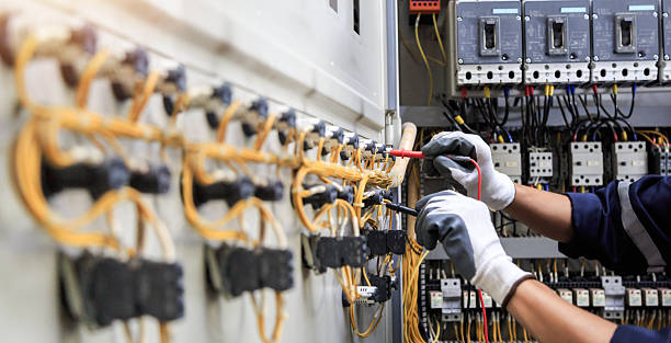Professional Electrician technician working in Alexandria, LA